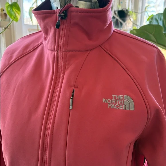 The North Face Women's Raspberry-Red Softshell Utility Jacket - Picture 3 of 9